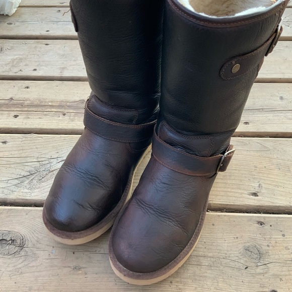 UGG | Kensington Boots - Picture 4 of 9